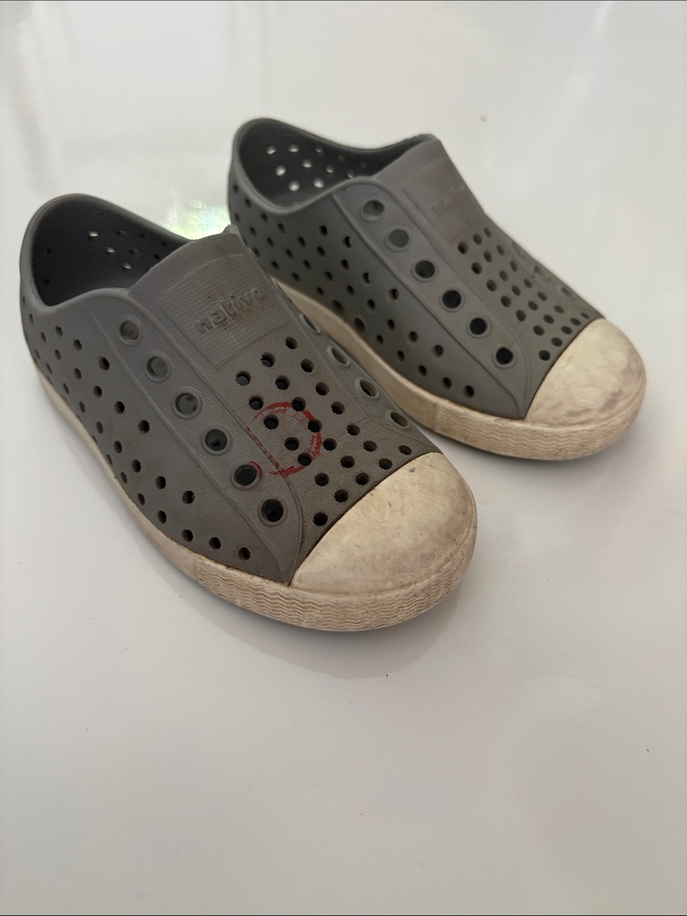 Native Kids Slip-On Water Shoes in Gray and White